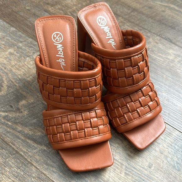 Nasty Gal Heeled woven Sandals - Picture 3 of 10